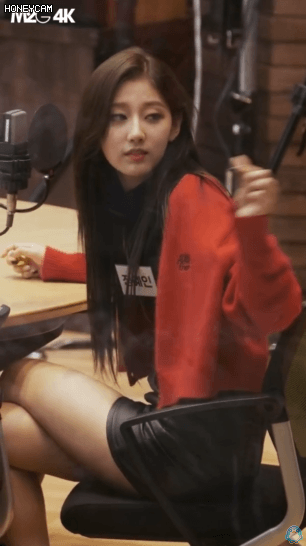 러블리즈 예인이 허벅지