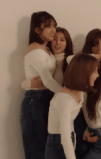 사이 좋은 안유진 강혜원 캐미