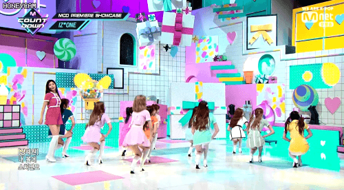 오늘자 엠카 아이즈원 사쿠라