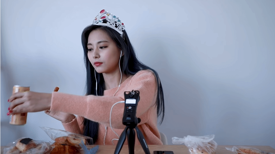 Yes, I am Tzuyu. ASMR Interview