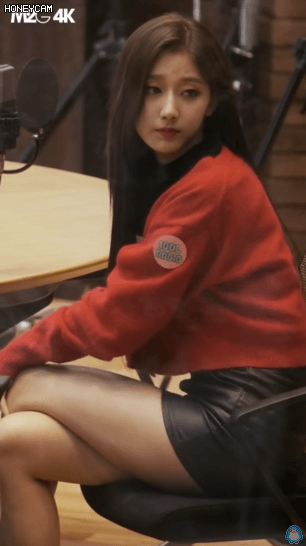 러블리즈 예인이 허벅지