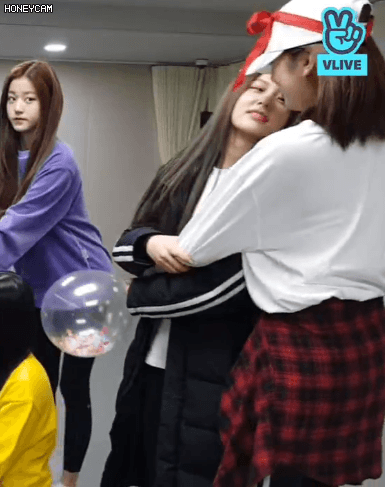 사이 좋은 안유진 강혜원 캐미