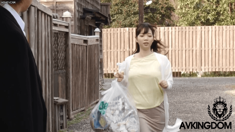 쓰레기 버리는 처자