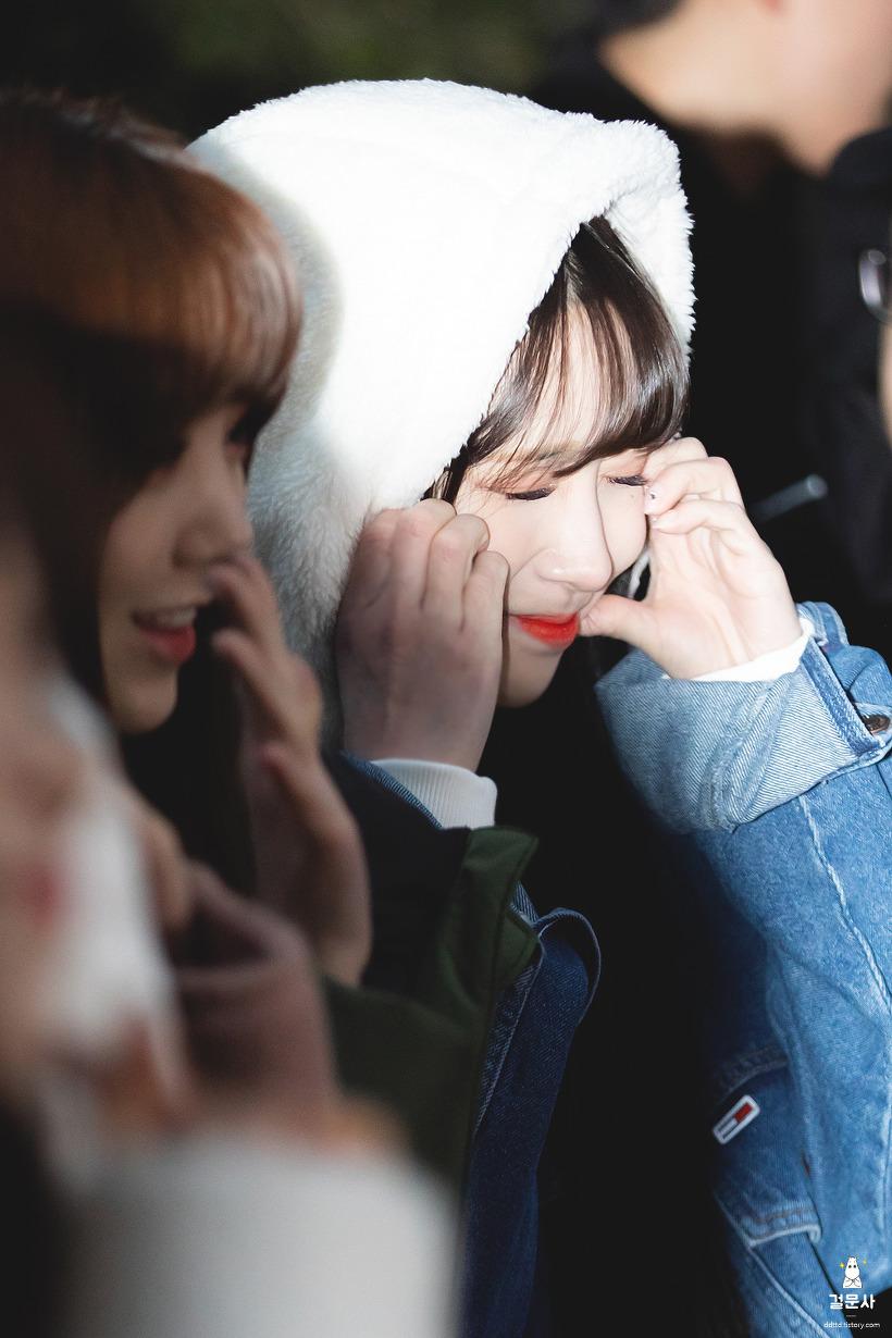 뮤뱅 출근 쟤