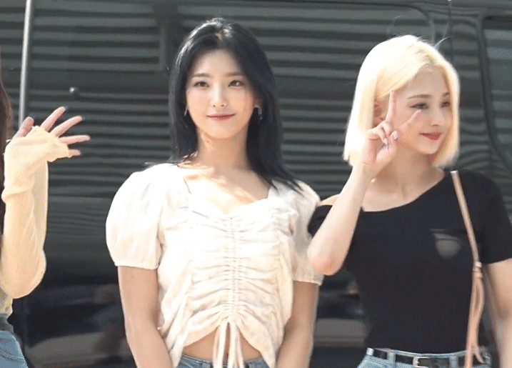 프로미스나인 출국