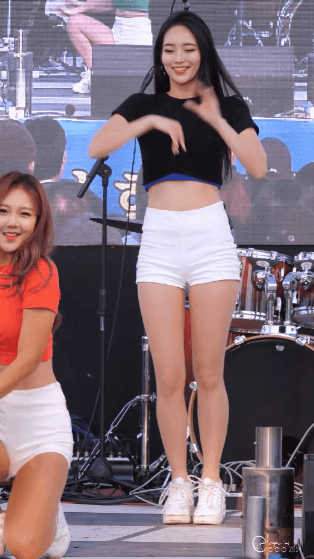 이나경 치어리더.gif