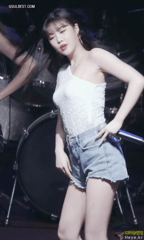 원오프숄더 여자아이들 수진