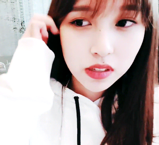 어제자 브이앱 미나 모모 사나 [135mb]