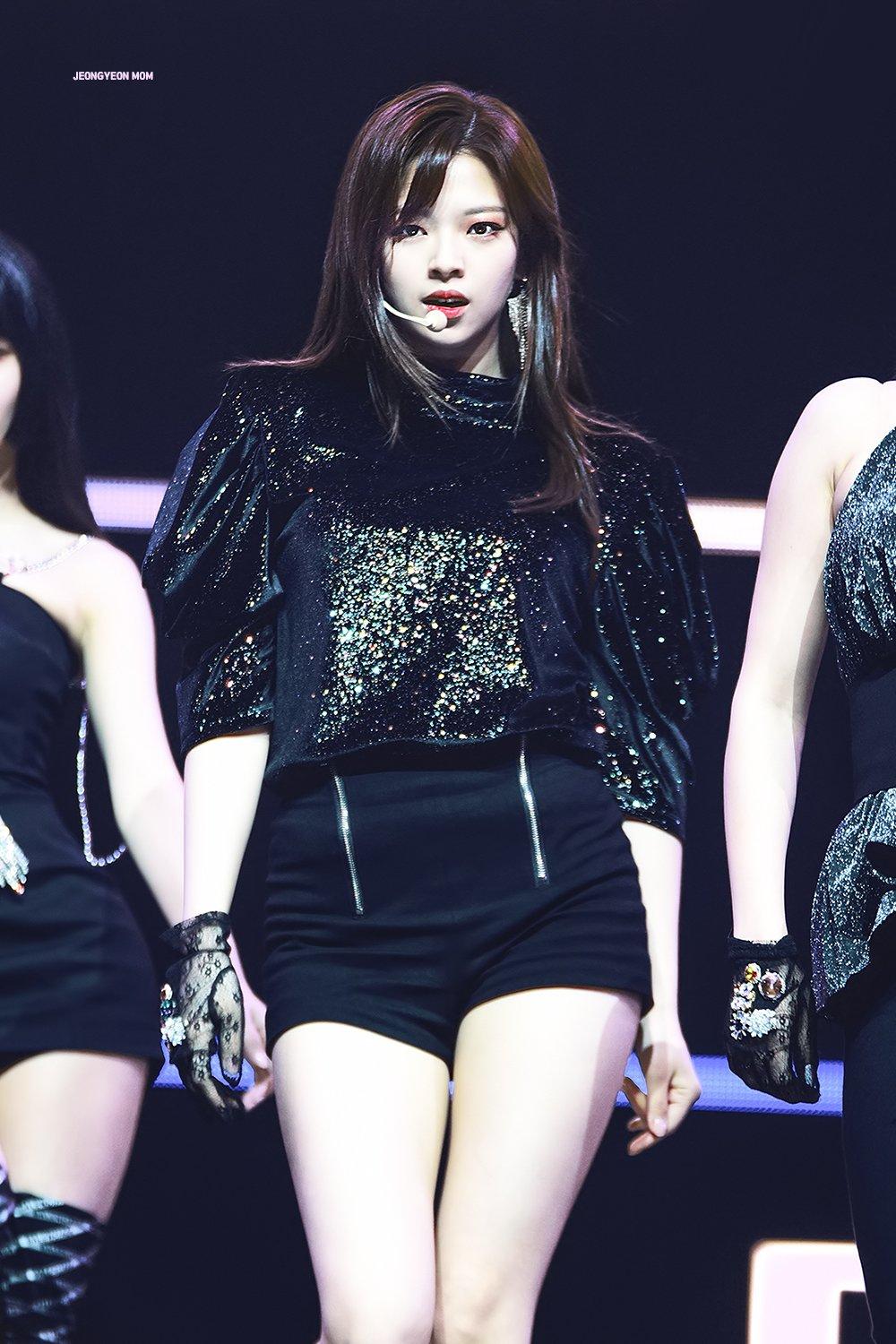 190422 트와이스(TWICE) 쇼케이스 FANCY 정연 focus