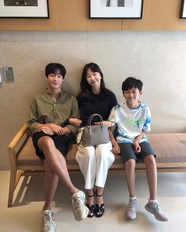 훈훈하다고 화제였던 윤상 아들 최근 모습