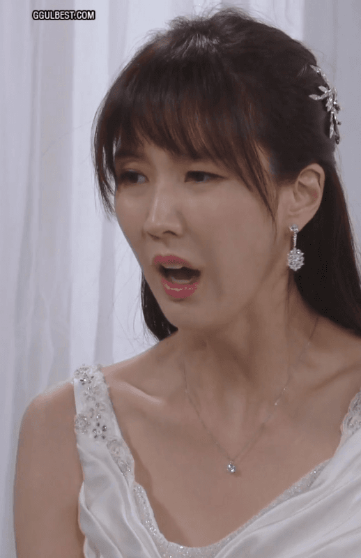 드레스 입은 이수경