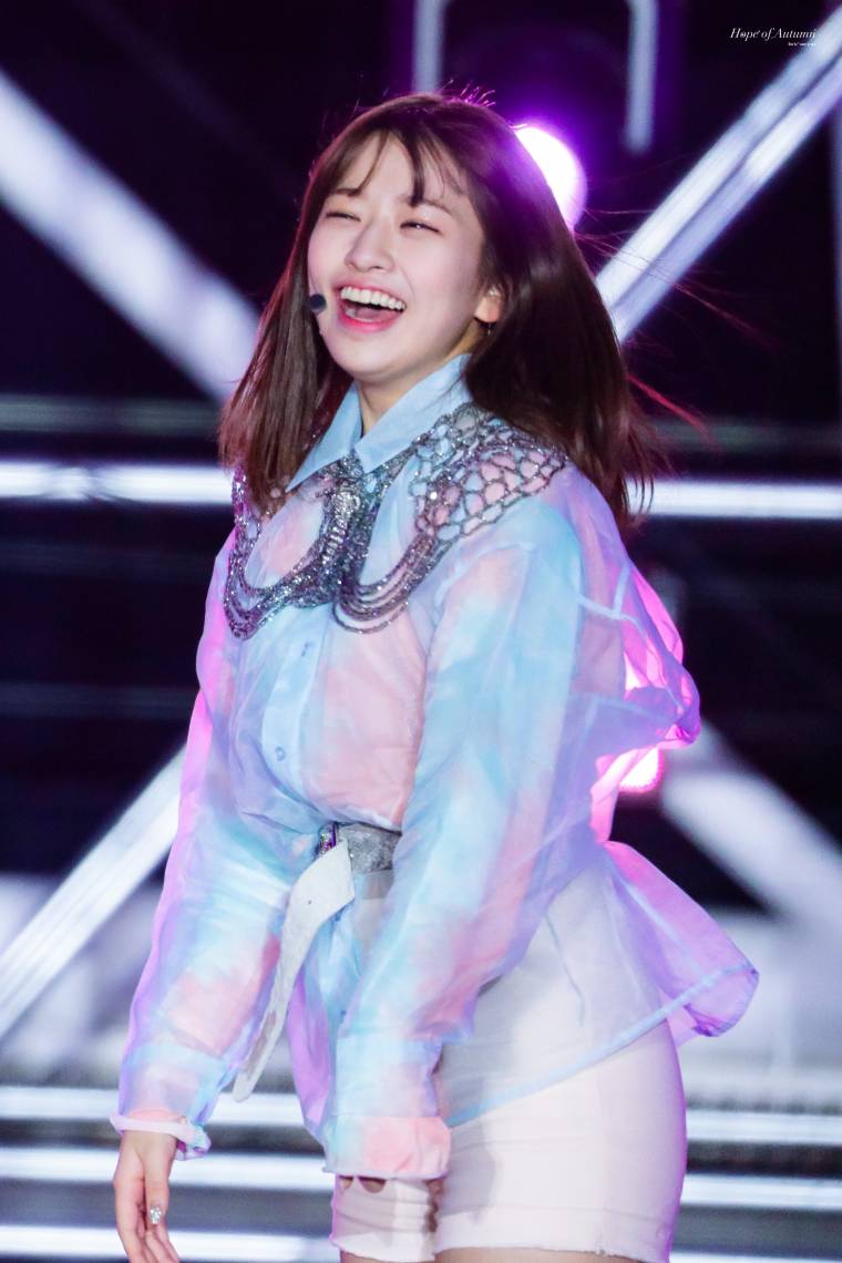 사진 아이즈원 안유진