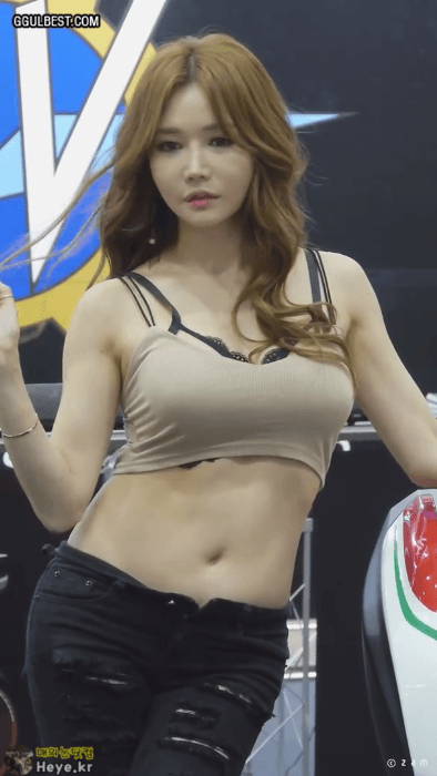 레이싱모델 한가은 애교배.gif