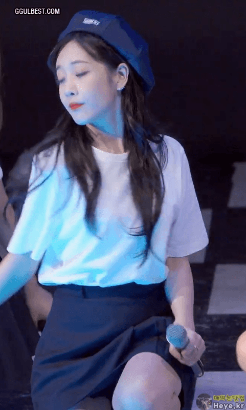 흰티 빵모자 지애