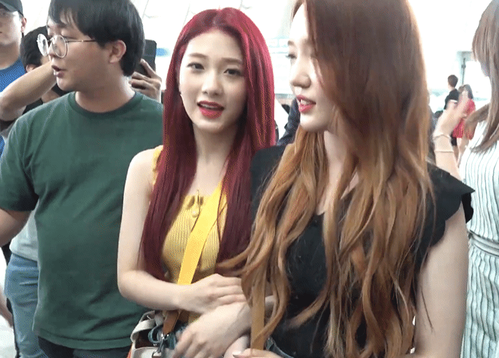 프로미스나인 출국