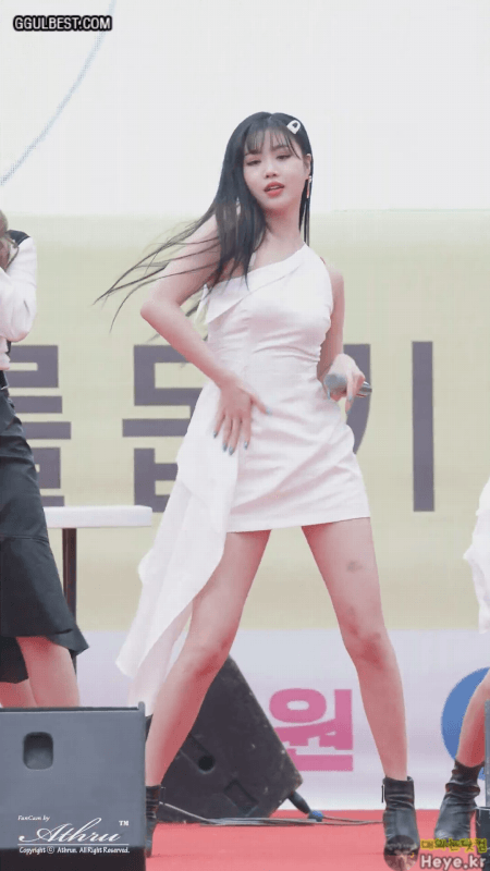 원오프숄더 여자아이들 수진