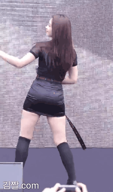 정은지 타이트한 치마 뒤태