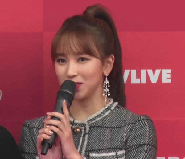 골든 디스크 레드카펫 미나.쯔위