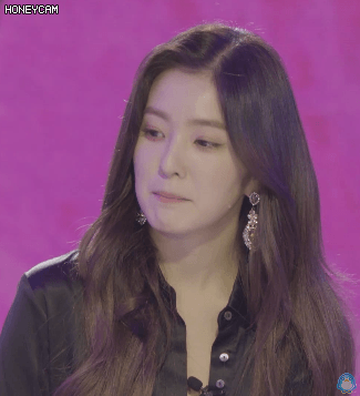 셔츠 단추 네 개 풀은 레드벨벳 아이린