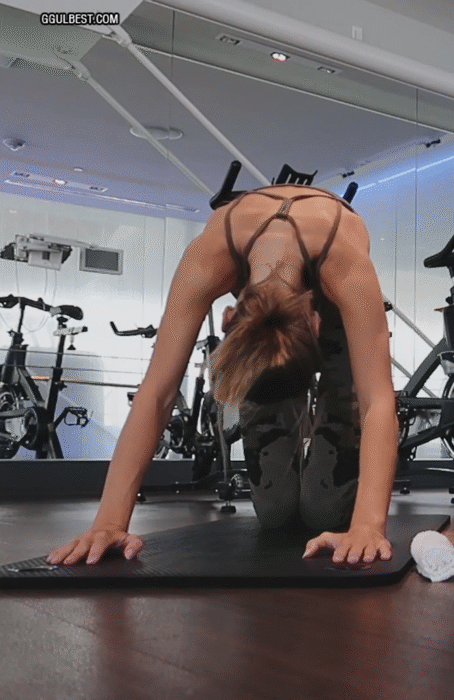 서양모델 ㅊㅈ ANNA CASEY 비키니.gif