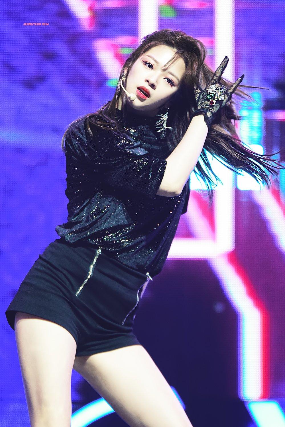 190422 트와이스(TWICE) 쇼케이스 FANCY 정연 focus