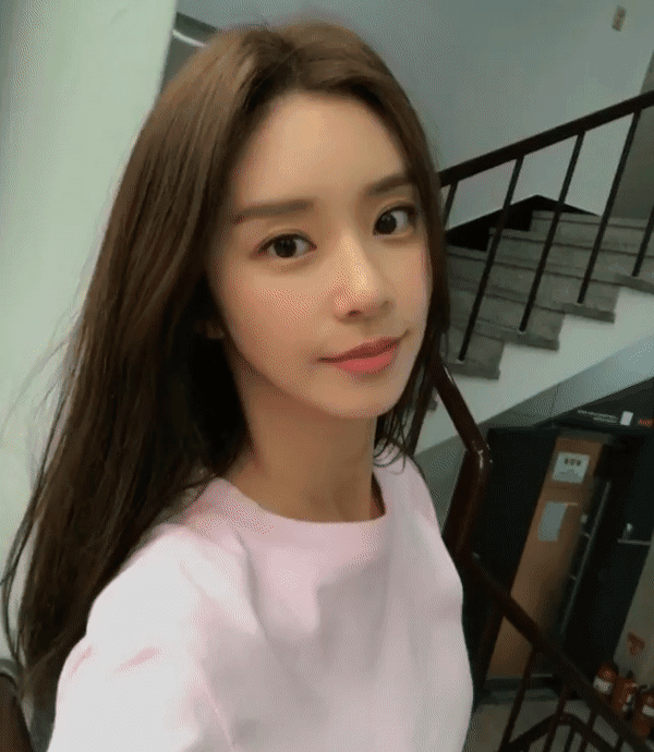 걸그룹 레인보우로 데뷔할뻔 했던 배우