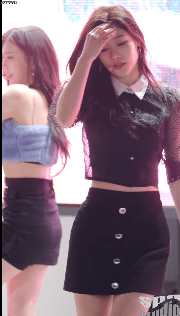 190323 다이아 정채연 명동 버스킹