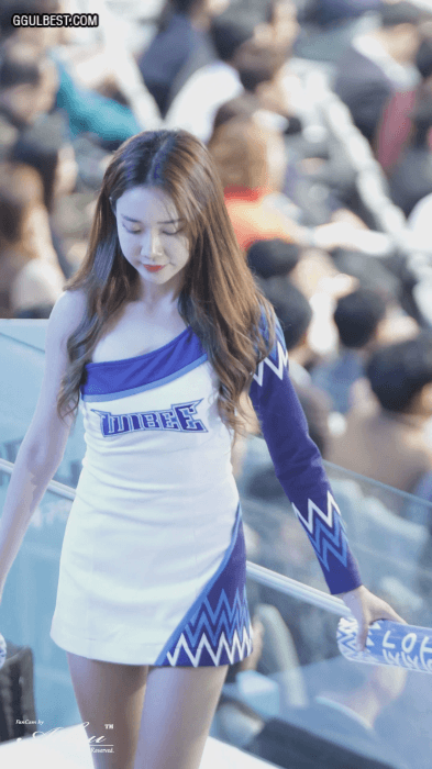 우리카드 치어리더 박한솔.gif