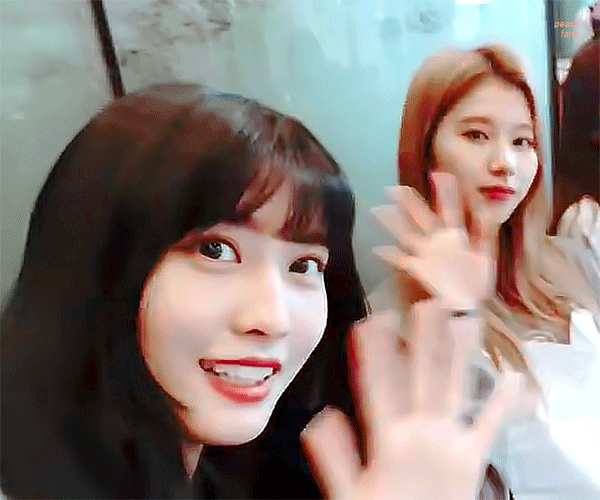 어제자 브이앱 미나 모모 사나 [135mb]
