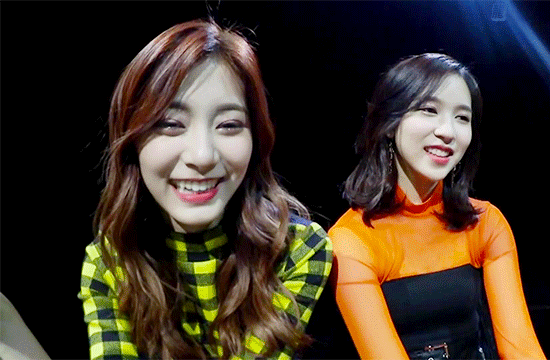 쯔위가 좋은 미나 언니