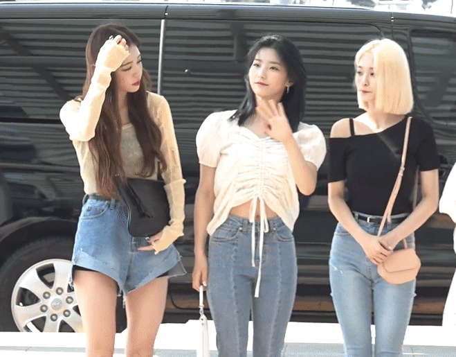 프로미스나인 출국
