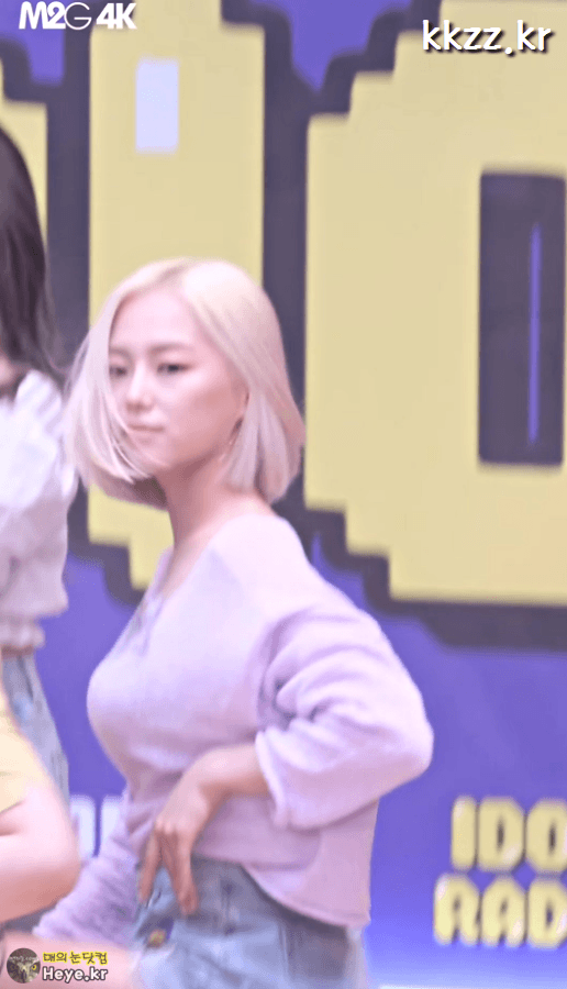 헐렁한 니트 CLC 예은