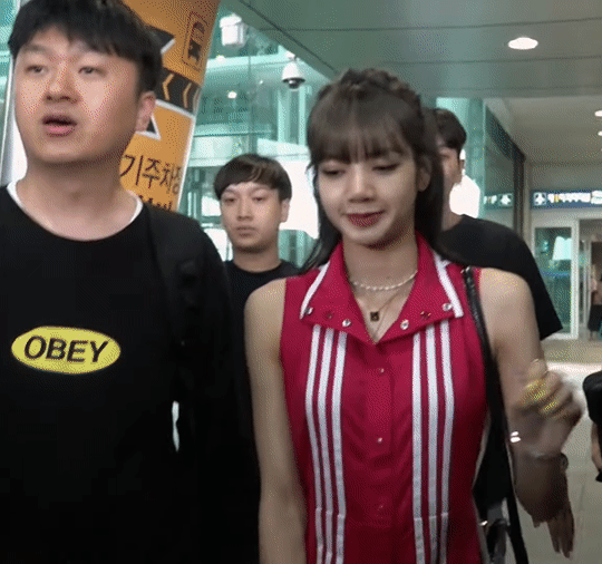블랙핑크 리사 입국