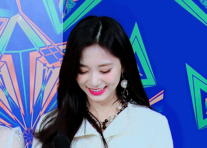 골든 디스크 레드카펫 미나.쯔위