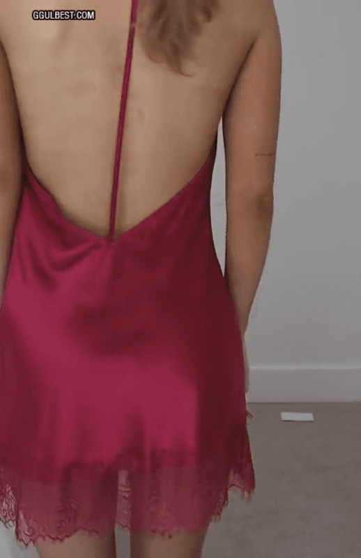 잠옷 속옷 리뷰하는 서양 ㅊㅈ.gif