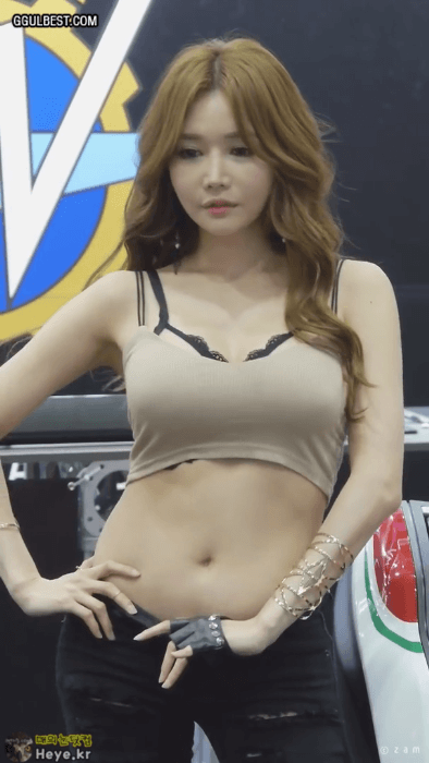 레이싱모델 한가은 애교배.gif