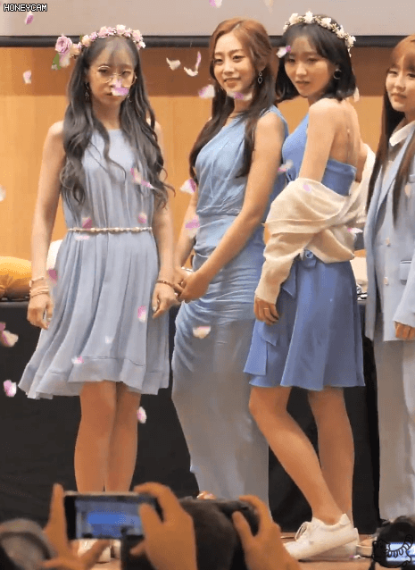 포즈 취하는 쫄보 지애