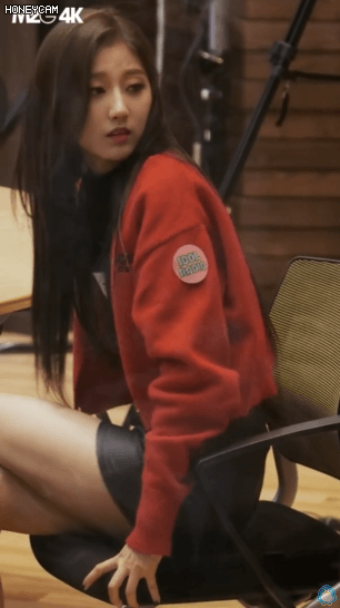 러블리즈 예인이 허벅지