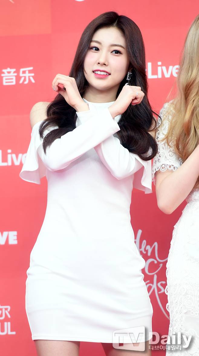 아이즈원 강혜원 안유진 권은비 (고화질 55장)