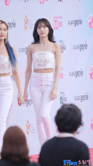 레드카펫 백바지 루다