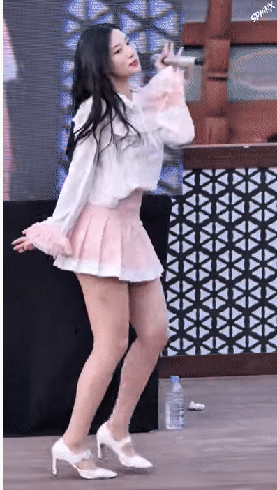 마이크 떨어져도 자연스럽게.. BerryGood 조현 - Oh! Oh! ,풋사과