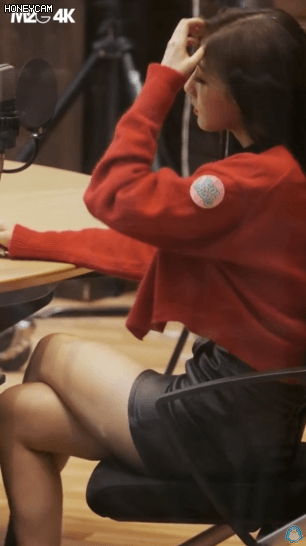 러블리즈 예인이 허벅지