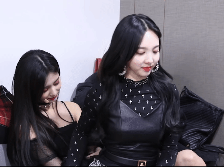 막내 괴롭히는 맏내