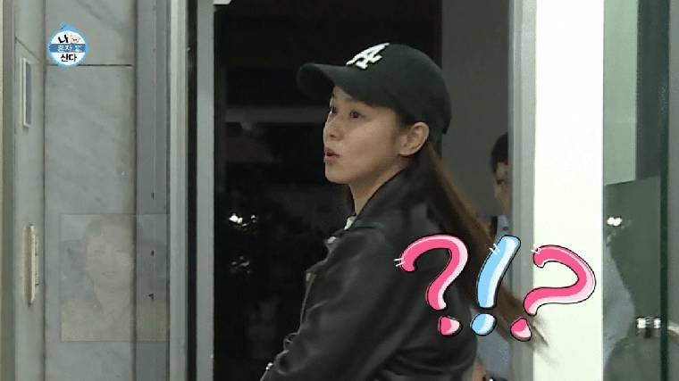 똥싸기 직전 위기의 여배우