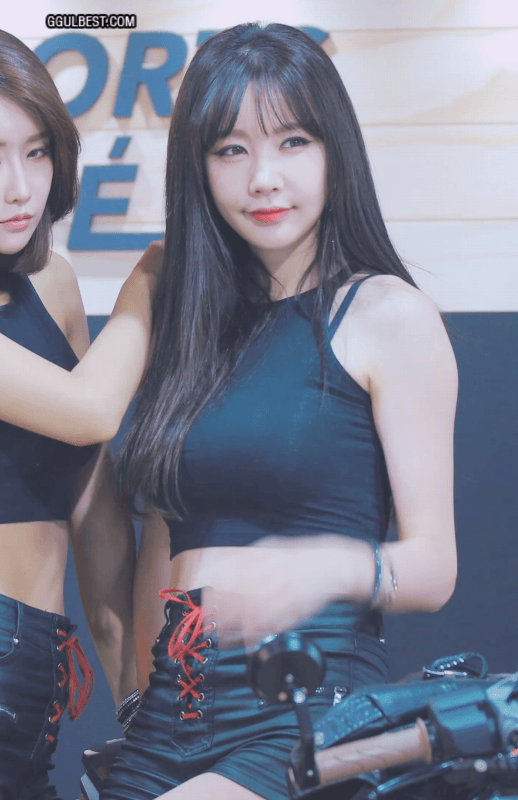 레이싱모델 홍지연 큰가슴.gif