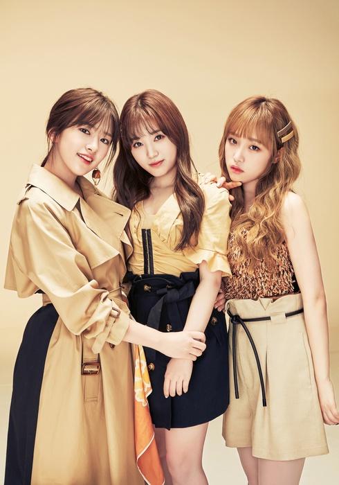 Elle Girl Japan IZ*ONE