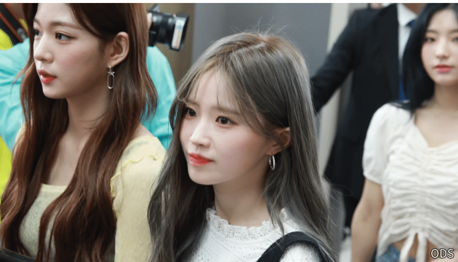 프로미스나인 출국