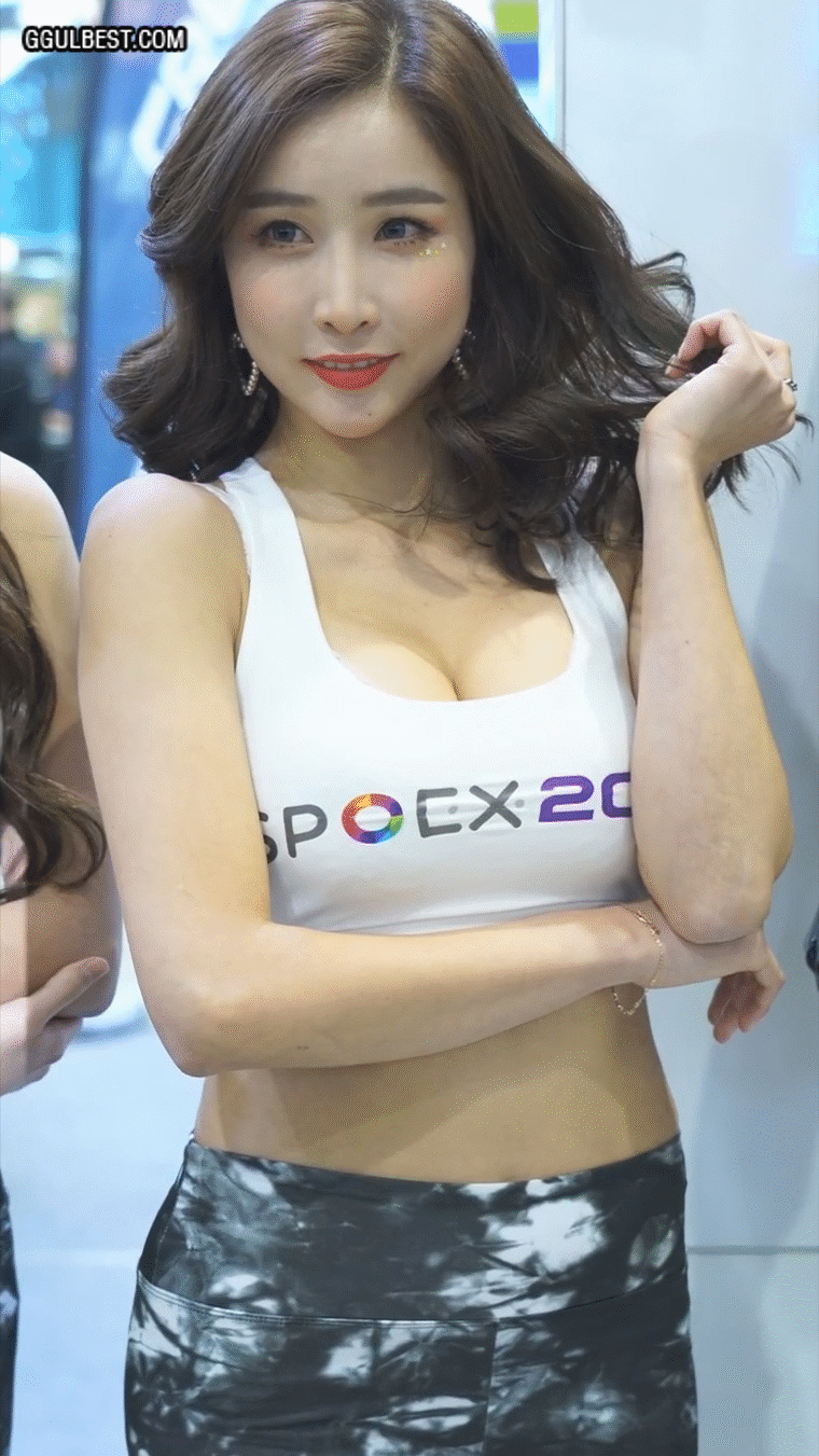 모델 오아희 흰나시 풍슴 레깅스.gif