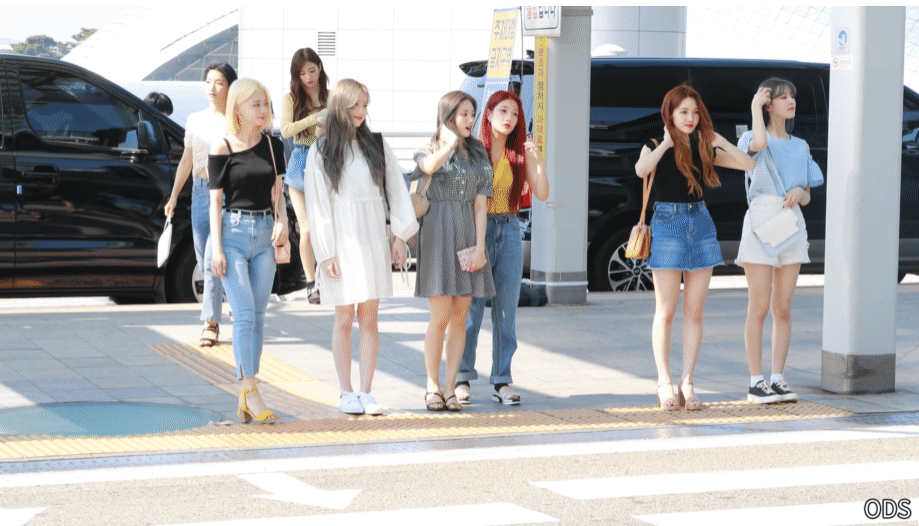 프로미스나인 출국