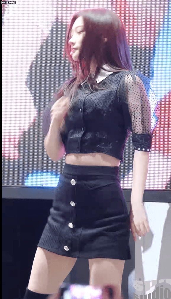 190323 다이아 정채연 명동 버스킹